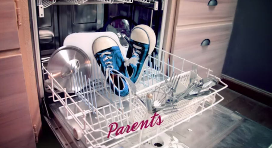 Parents-mode-demploi-Title-Sequence-by-Laurent-Brett-and-Alexandre-Pluquet